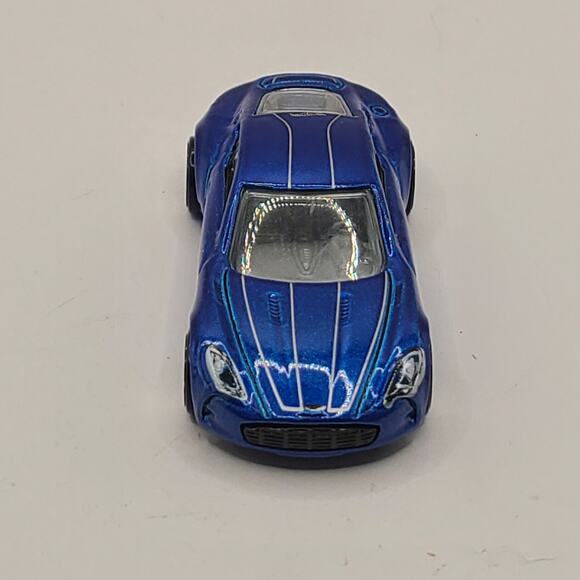 HOT WHEELS ASTON MARTIN ONE-77 BLUE WHITE - Picture 2 of 5